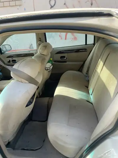 قطع غيار لينكون تاون كار 2001 12