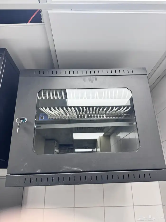 فنى تركيب كاميرات وشبكات 5