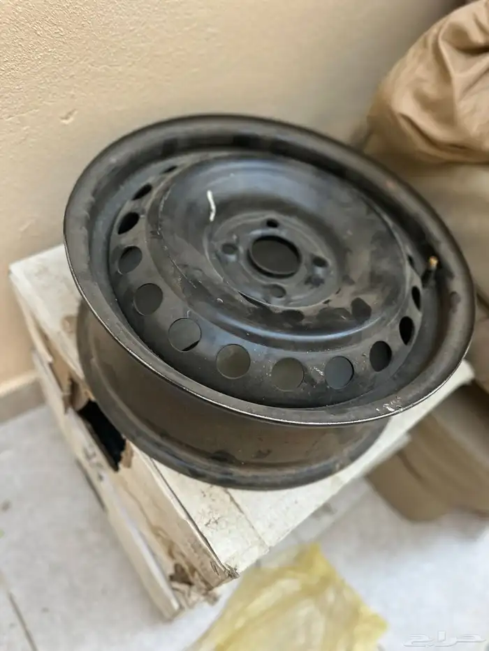 يوجد خمسه طيس وثلاثه جنوط وكاله اكسنت 2020 ع سووم 4