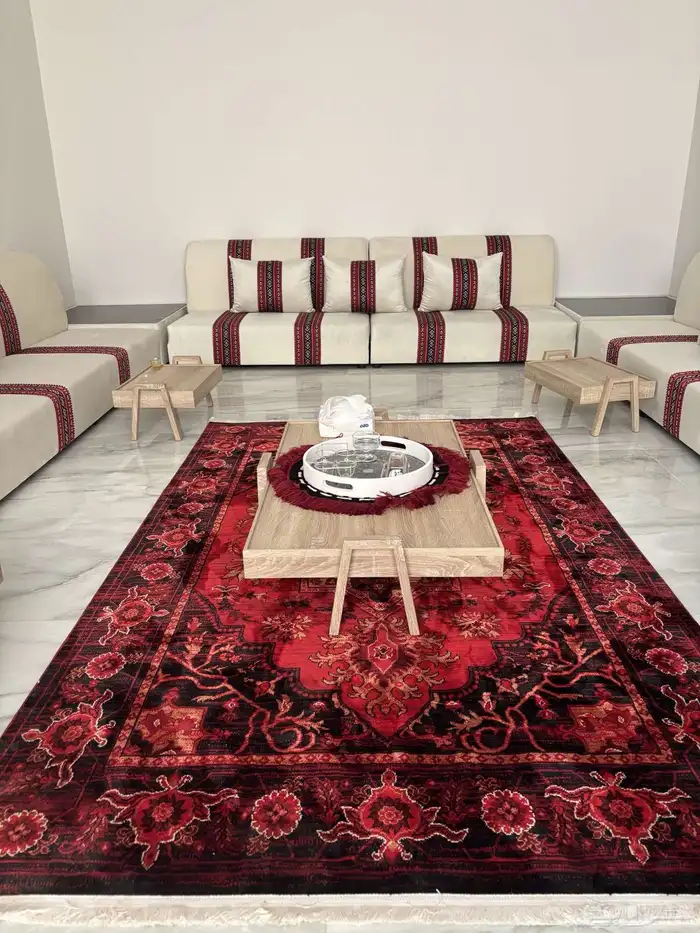 سجاد و طاولات للبيع 0