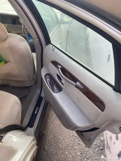 قطع غيار لينكون تاون كار 2001 11