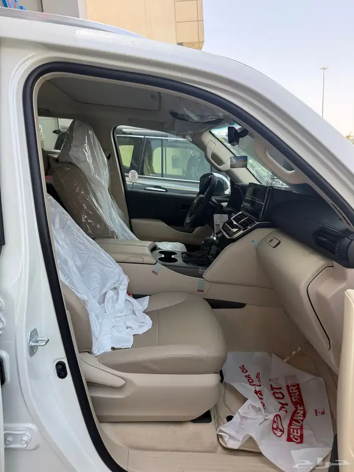 الاندكروزر للايجار مكتب تأجير سيارات 7