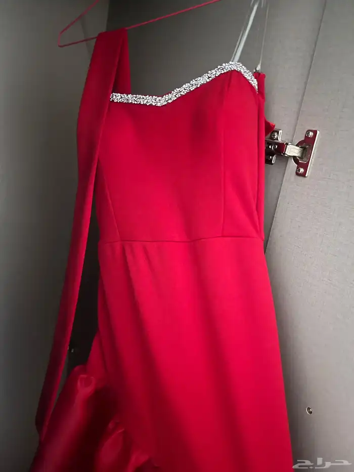 فستان احمر جميل مقاس 2 الاستعمال  مره وحده 0