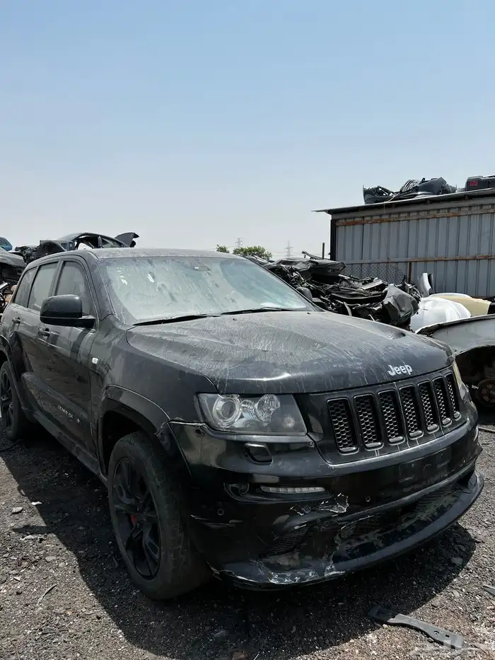 جراند شيروكي 2013 srt تشليح قطع فقط 1