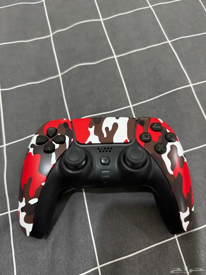 يد سوني 4 على شكل يد سوني 5 3