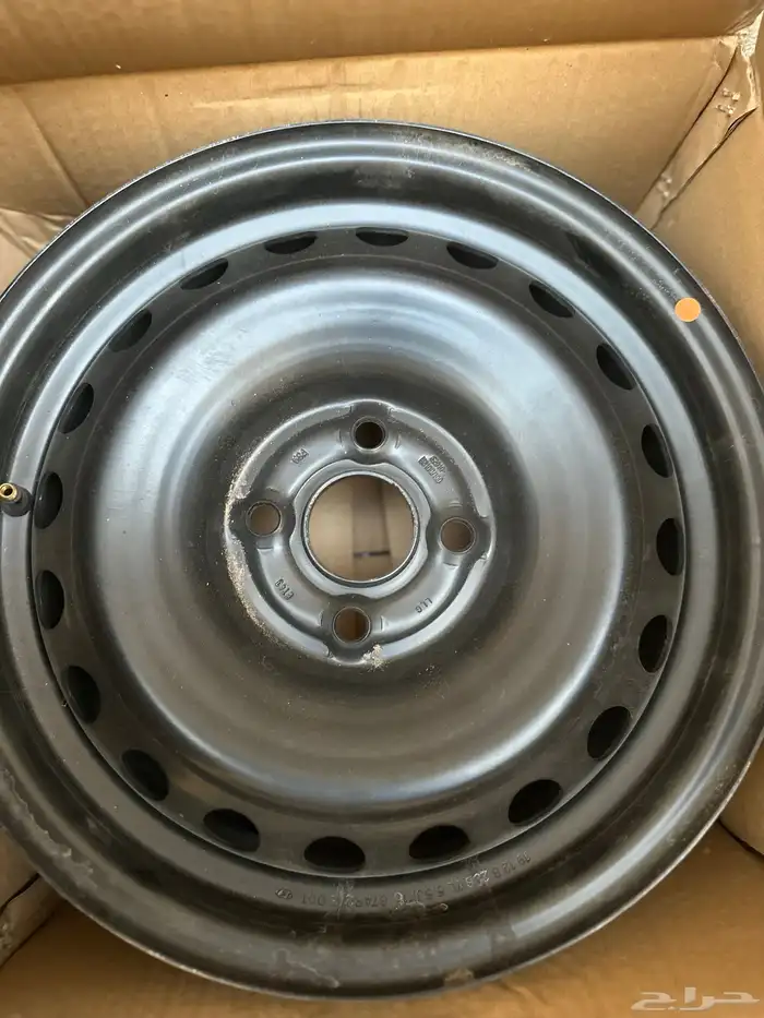 يوجد خمسه طيس وثلاثه جنوط وكاله اكسنت 2020 ع سووم 0