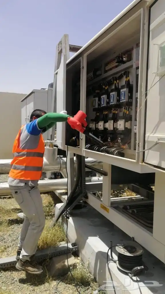 متخصصون في هندسة الاعمال الكهروميكانيكية MEP والمقاولات 3