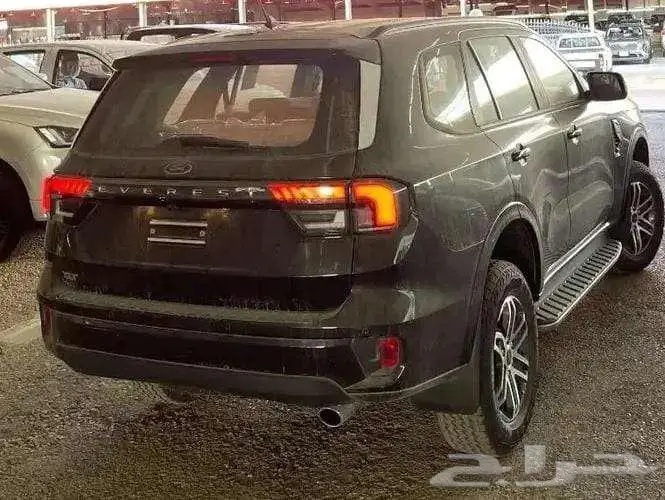 تتوفر فئات فورد ايفرست اصفار لمبيعات البنوك باقل ربح 7