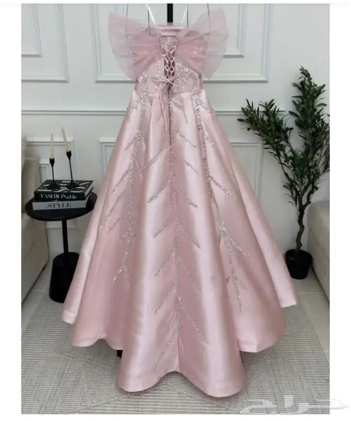 فستان ملكة أو أخت عروس مدة لبس 4 ساعات فقط مرا وحده 3