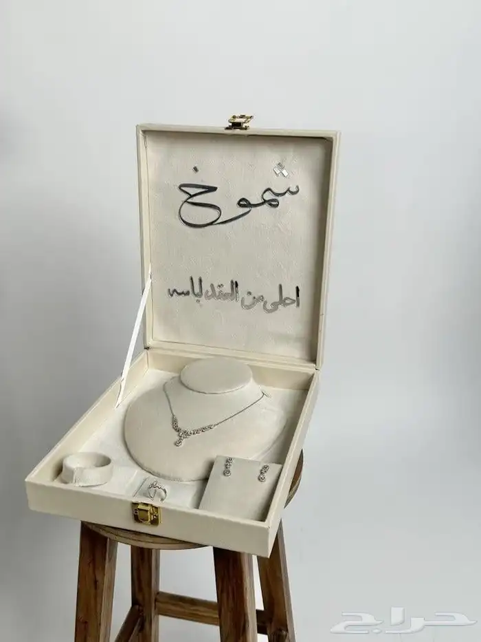 لوحات جداريه اكريليك دروع. استاندات تخرج 6