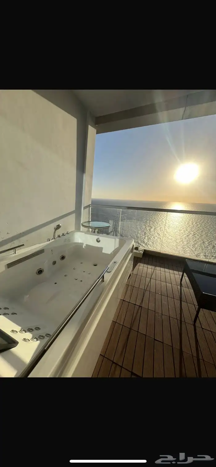 اطلالة على بحر جده في برج داماك 8