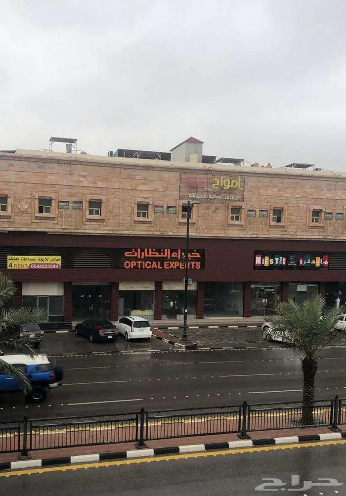 للإيجار   محلين تجاريين مميزين في الدمام   حي الروضة 3