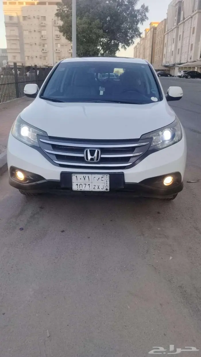 للبيع سيارة هوندا بحالة ممتازه استخدام شخصي CRV 2014 13