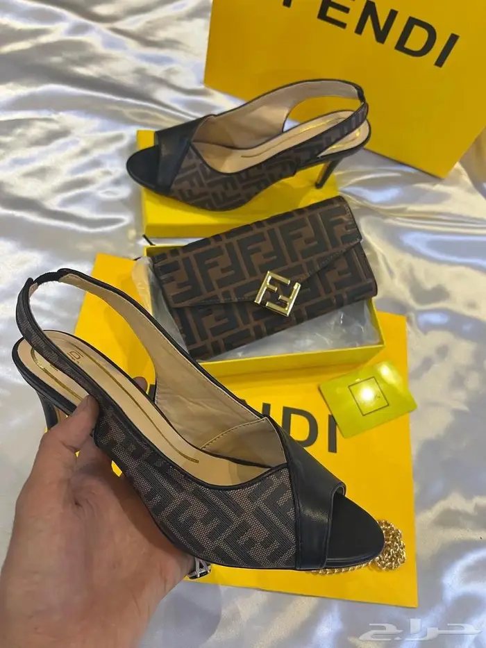 أطقم شنط نسائيه 0