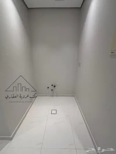 للبيع فيلا روف علوي تمليك  تبوك حي  الصفاء 4