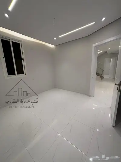 للبيع فيلا روف علوي تمليك  تبوك حي  الصفاء 14