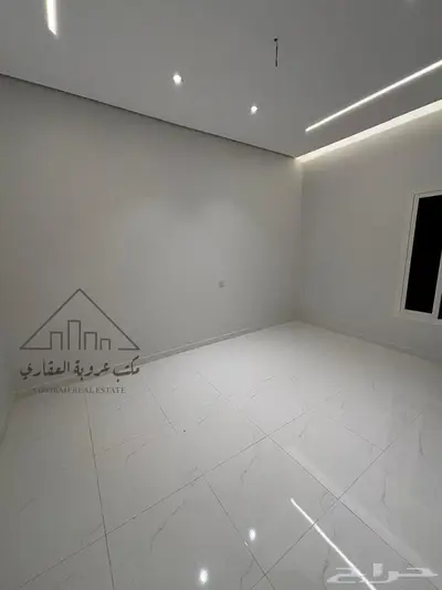 للبيع فيلا روف علوي تمليك  تبوك حي  الصفاء 9