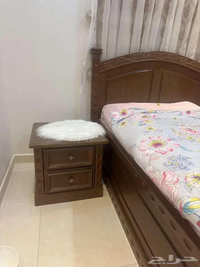 غرفه نوم خشب بني 2