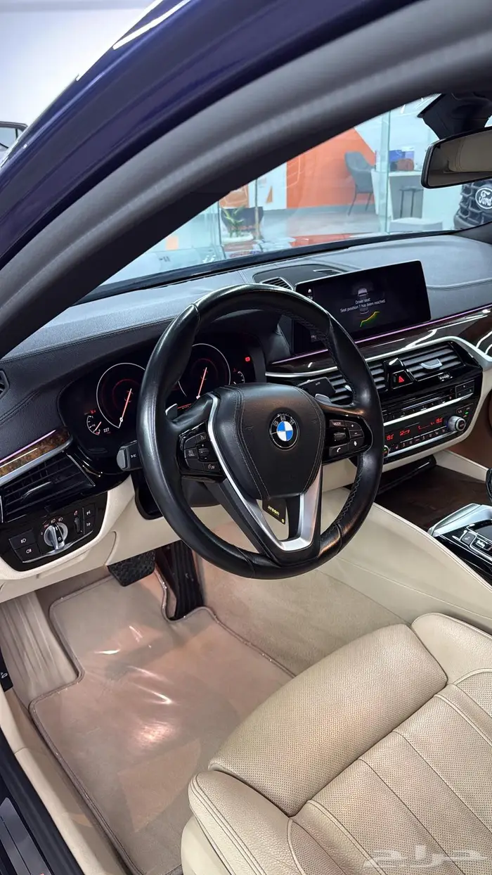 BMW 520 لاكجري لاين 2019 على الضمان 29