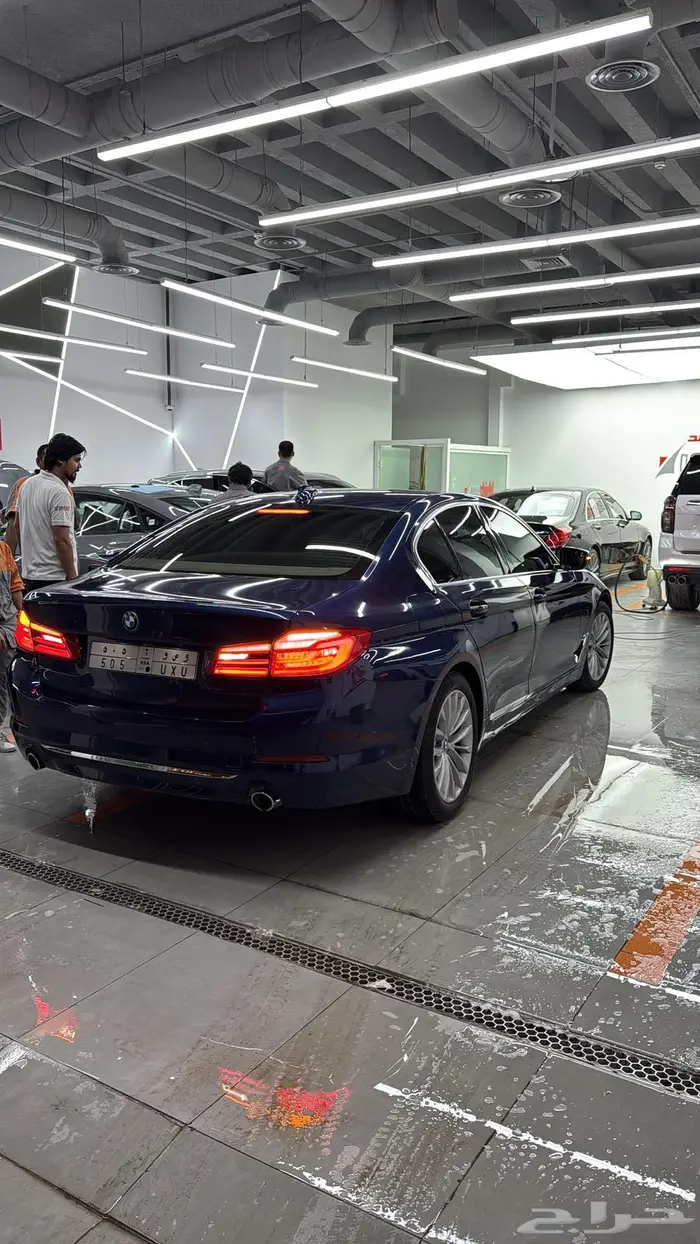 BMW 520 لاكجري لاين 2019 على الضمان 15