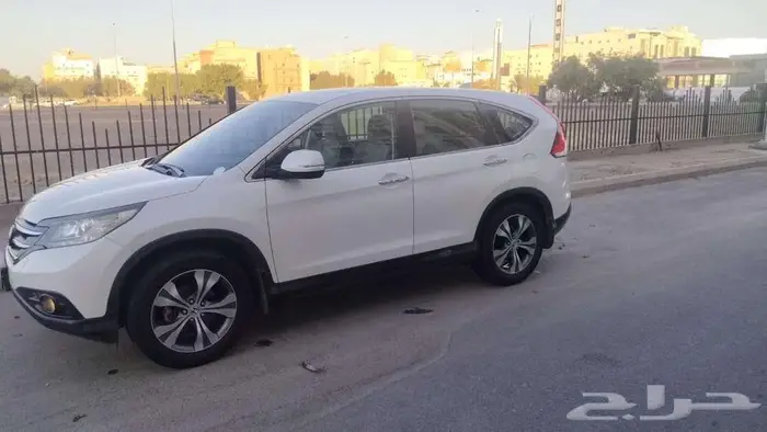 للبيع سيارة هوندا بحالة ممتازه استخدام شخصي CRV 2014 4