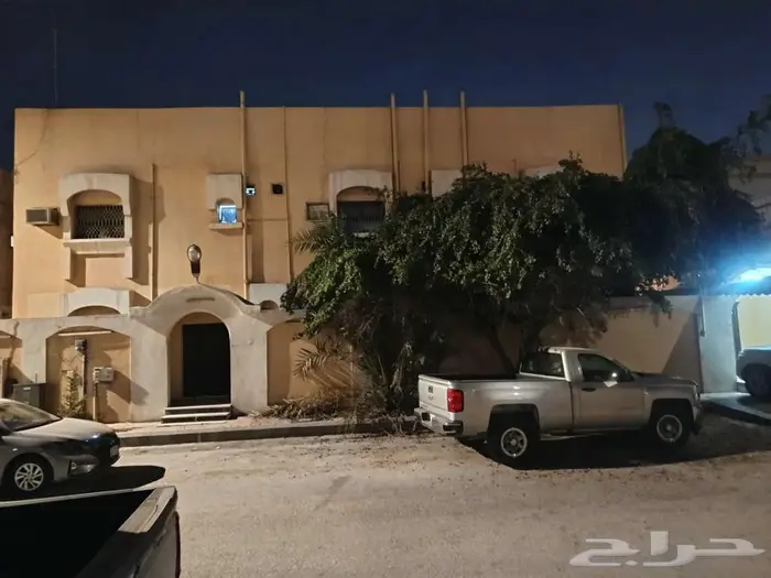 للبيع عمارة بحي بدر 4 شقق سكنية مساحة 612 بمليون ريال 0