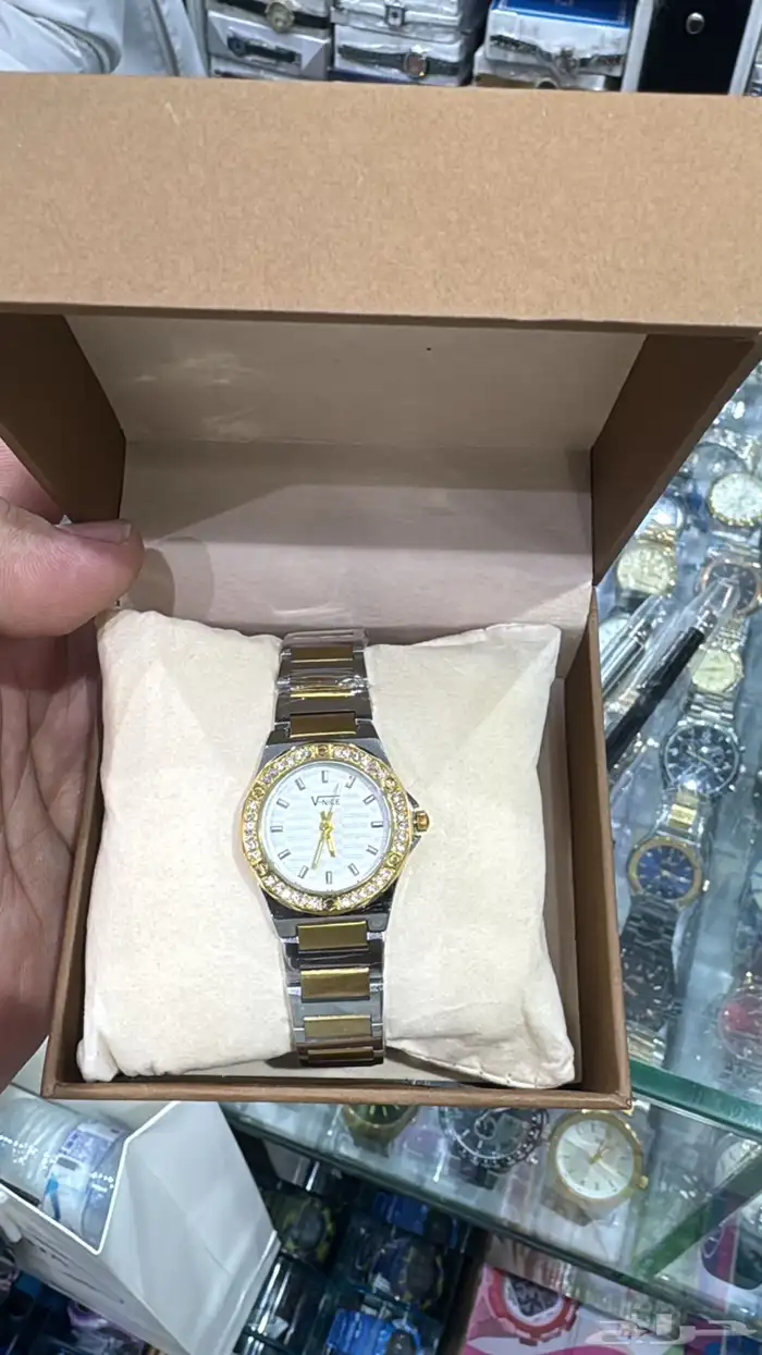 نوفر جمع العطور والساعات وكلشي تحتاجه من البلد بسعر الجمله 53