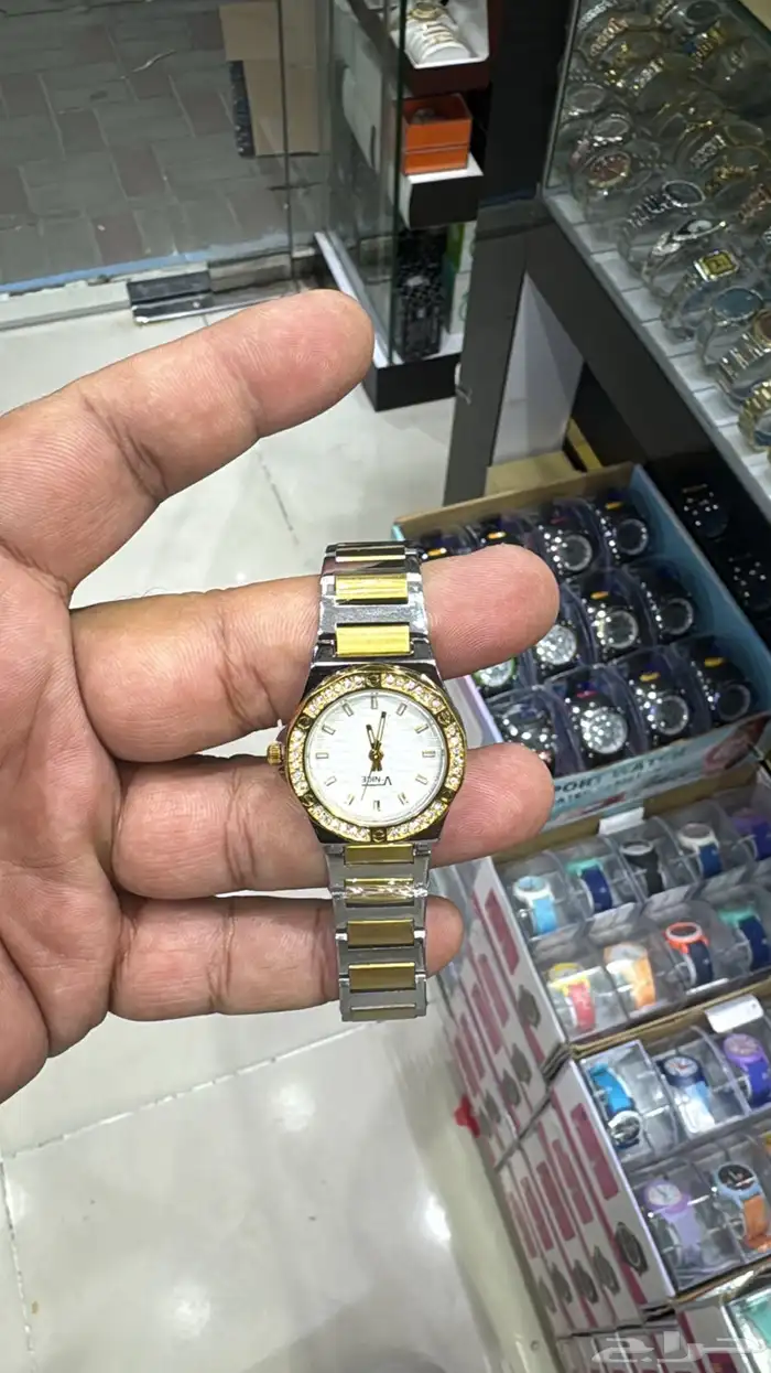 نوفر جمع العطور والساعات وكلشي تحتاجه من البلد بسعر الجمله 59