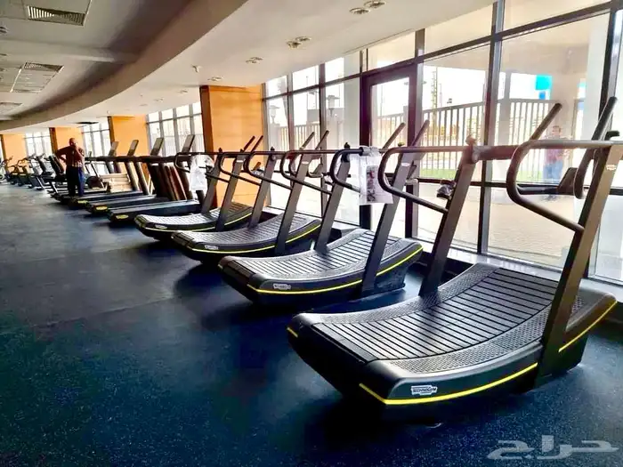 متخصصون في تنفيد وتوريد الأرضيات الرياضية 8