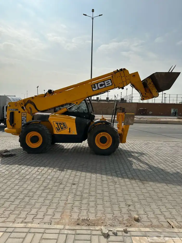 جي سي بي سيزر لفت مان لفت كرينات رافعات شوكيه 10