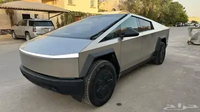 للبيع تسلا سايبر ترك 2024 فالرياض 4