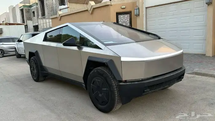 للبيع تسلا سايبر ترك 2024 فالرياض 8