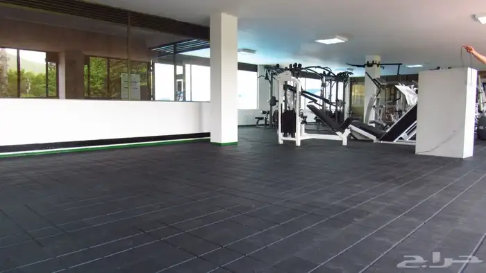 متخصصون في تنفيد وتوريد الأرضيات الرياضية 6