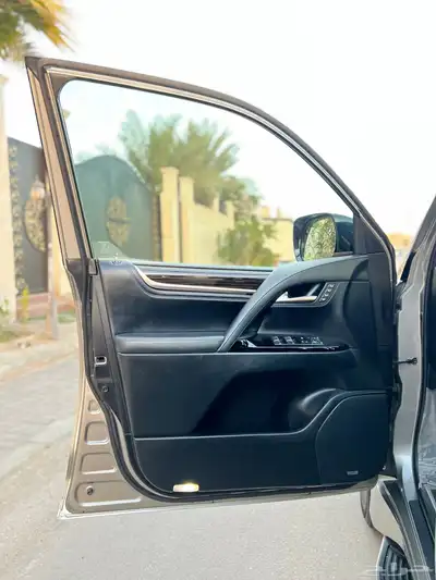 لكزس LX570s فل كامل 2018 DD مالك اول سعودي وكالة 15