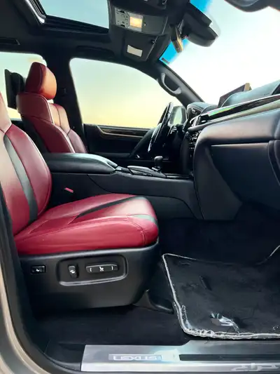 لكزس LX570s فل كامل 2018 DD مالك اول سعودي وكالة 37
