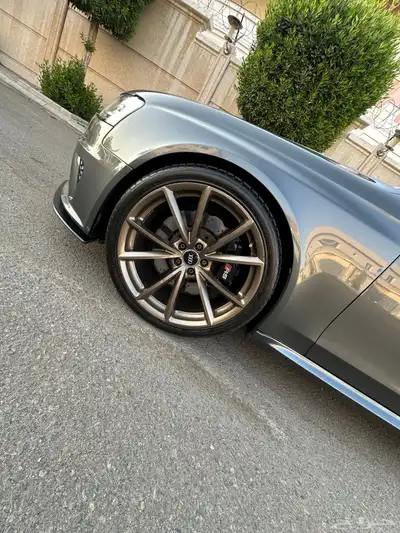 Audi RS4 أودي نادر و نظيف 4