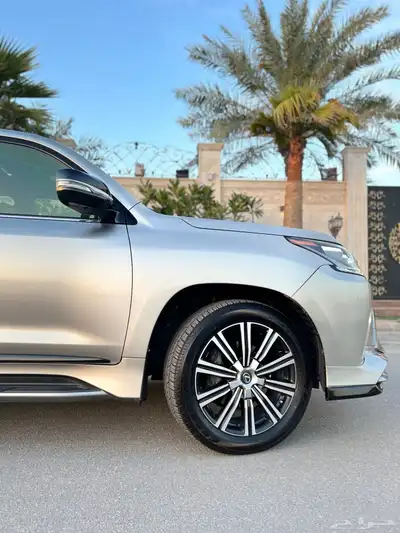 لكزس LX570s فل كامل 2018 DD مالك اول سعودي وكالة 1