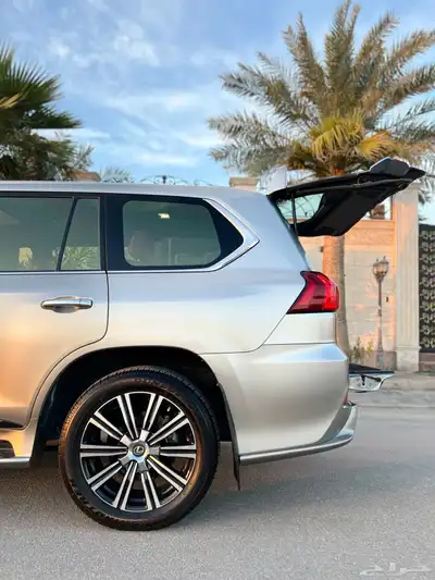 لكزس LX570s فل كامل 2018 DD مالك اول سعودي وكالة 43