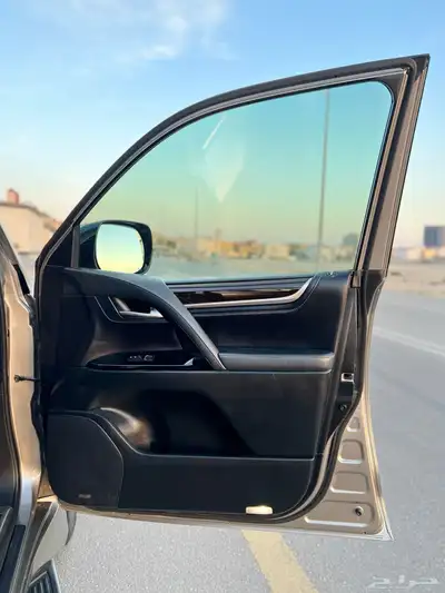 لكزس LX570s فل كامل 2018 DD مالك اول سعودي وكالة 32