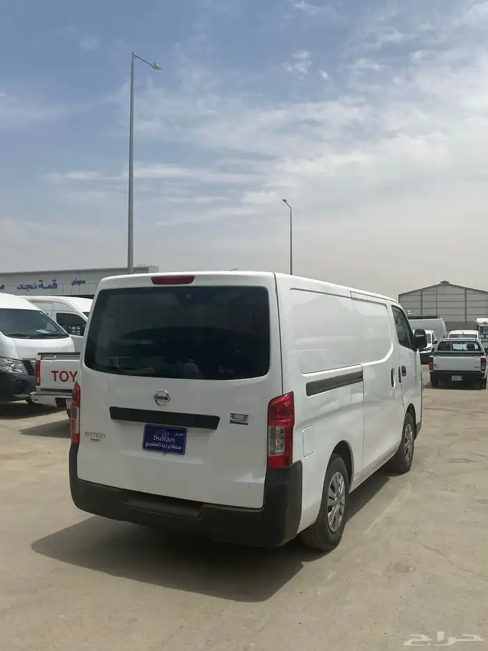 باص نيسان بضاعة 2021 ديزل 4