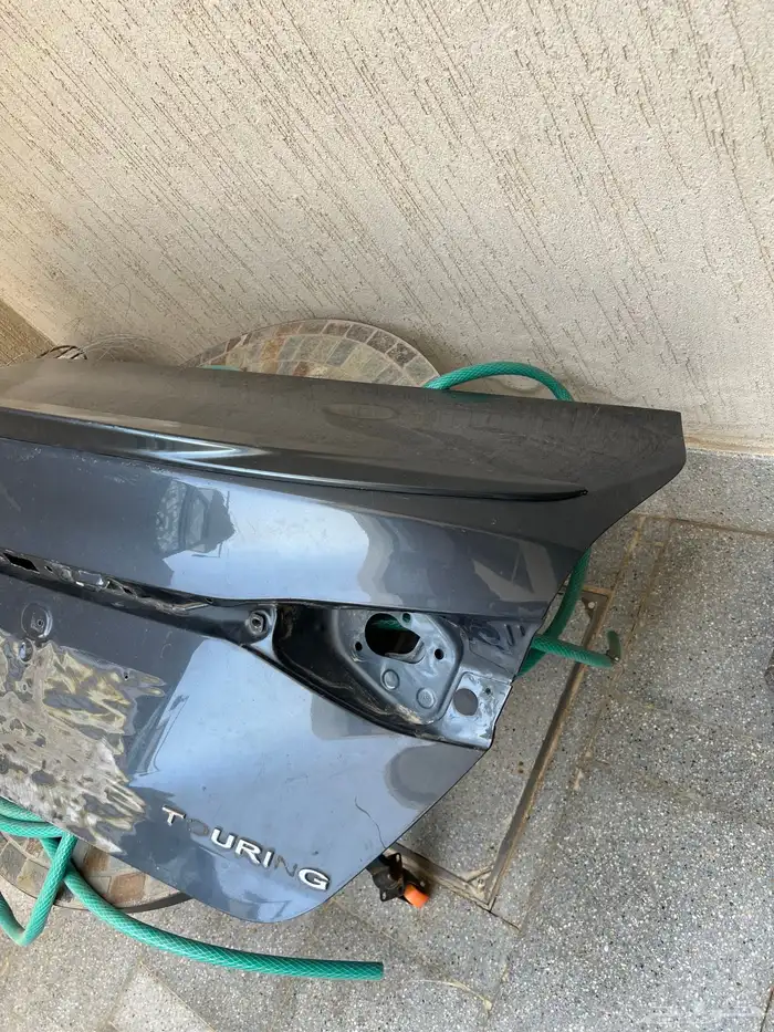 للبيع باب شنطة افالون 2
