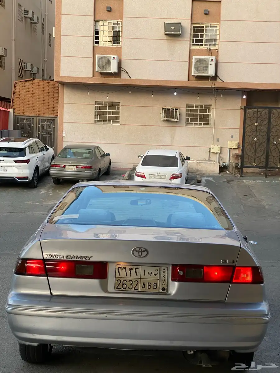 للبيع كامري 98 4