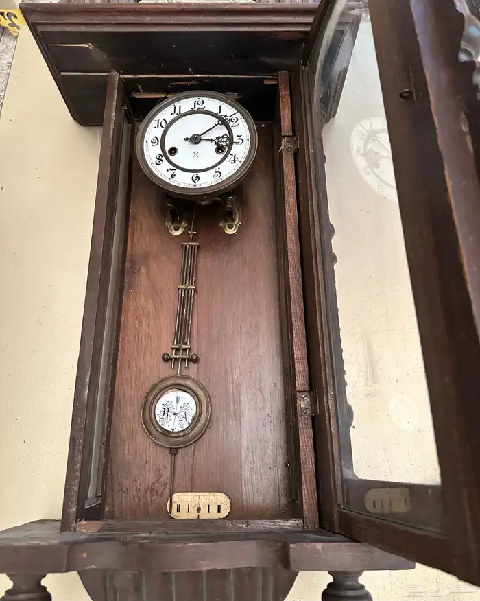 ساعات حائط اوروبية قديمة جدا 5