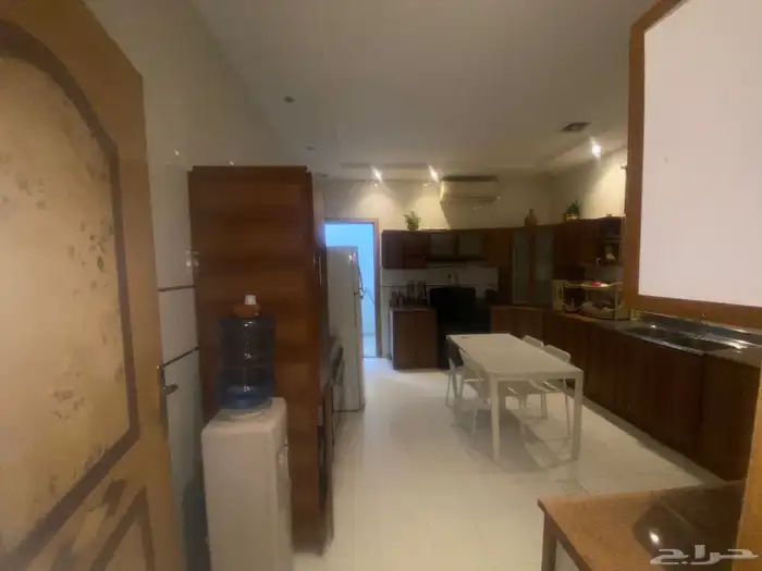 فله للبيع حي طويق درج صاله وشقتين 375 3