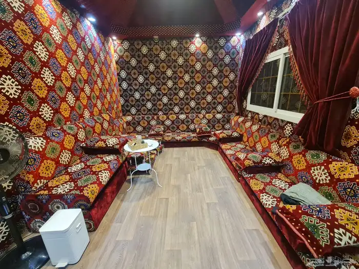 فلا بموقع استراتيجي مع 3 شقق خلفيه للبيع 6
