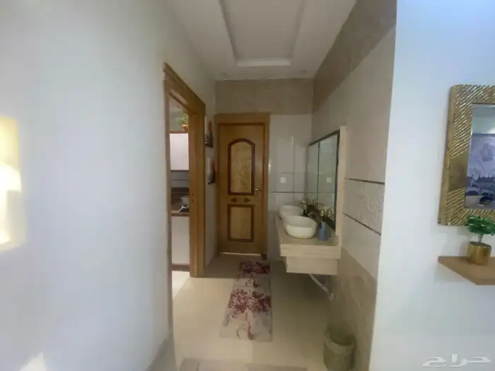 فله للبيع حي طويق درج صاله وشقتين 375 10