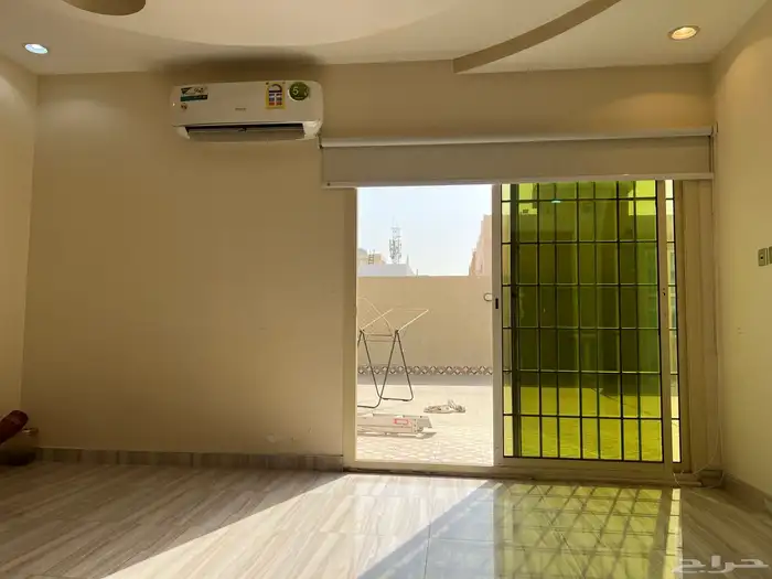 فيلا روف للبيع بحي المنار جوار الشارع العام 5