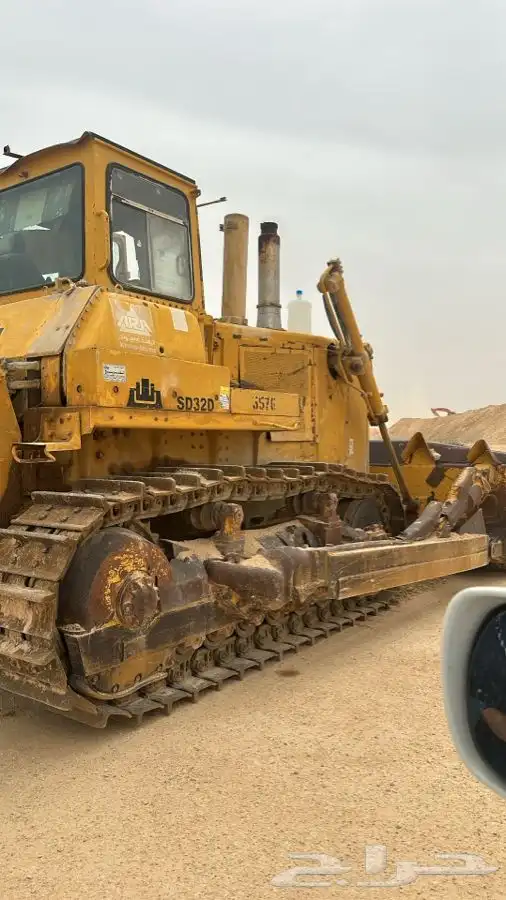 الاجار بلدوزر موديل 2008 مقاس D8 0