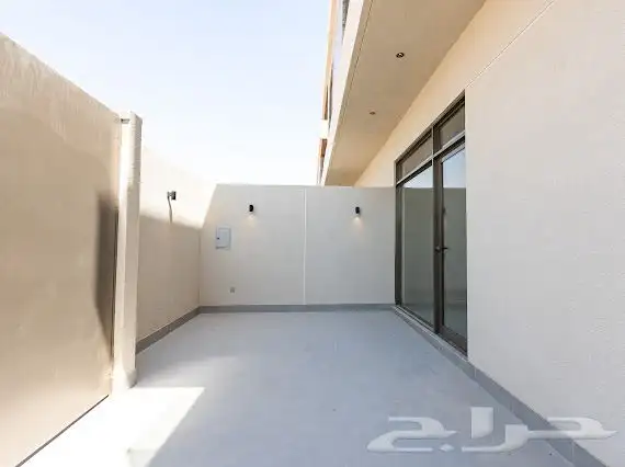 فيلا للبيع بحي الرمال 5