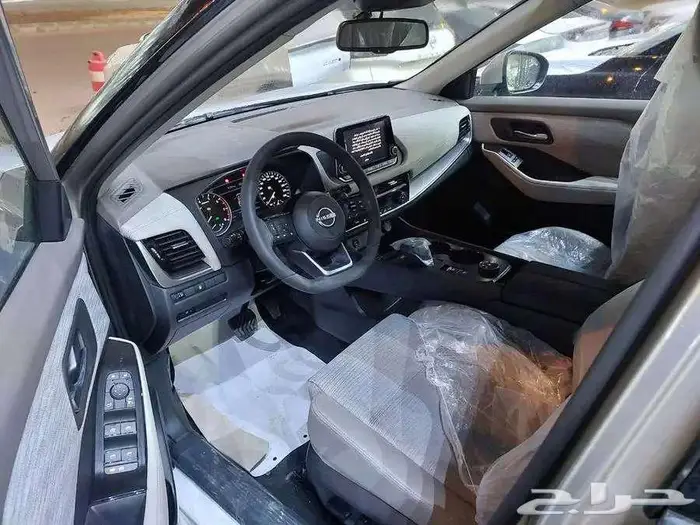 نيسان اكس تريل SV 7 مقاعد دبل 6
